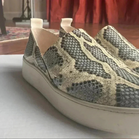 Vince Saxon Snakeskin Embossed Leather Platform - Picture 2 of 12